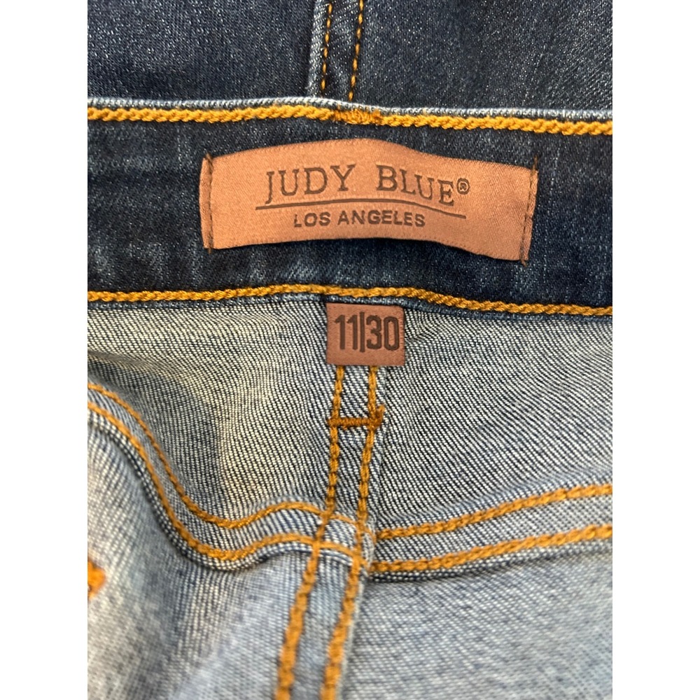 Judy Blue Skinny Fit Capri 11/30 Dark Wash - Picture 4 of 6